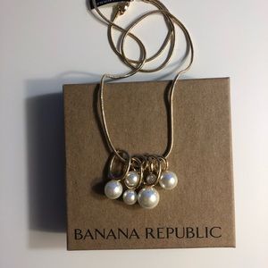 Banana Republic Pearl Ring Necklace- NWT